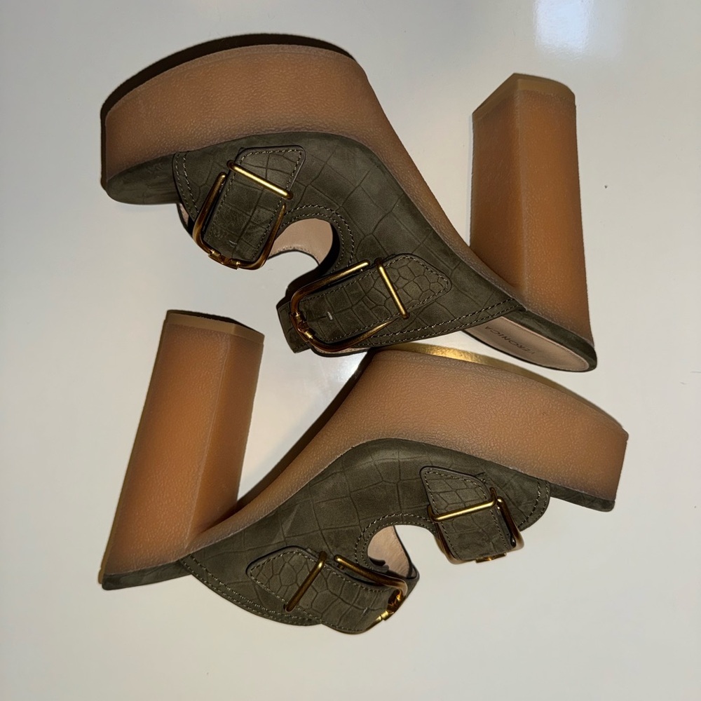*PRACTICALLY BRAND NEW* Veronica Beard Olive Double Buckle Mules [SIZE 9] - Picture 6 of 9